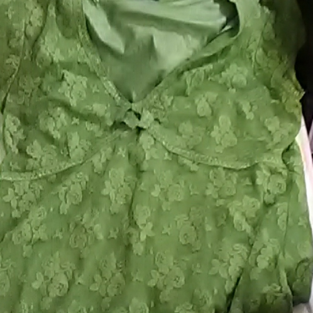 A green lace shirt